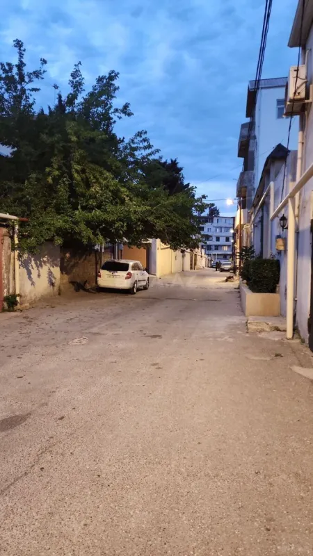 Satılır 6 otaqlı həyət evi 200 m²