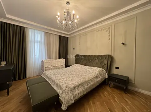 Satılır 3 otaqlı mənzil 140 m²