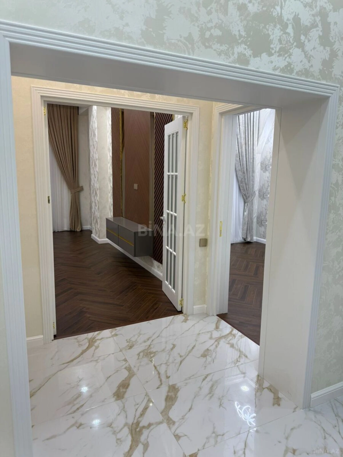 Satılır 2 otaqlı mənzil 75 m²