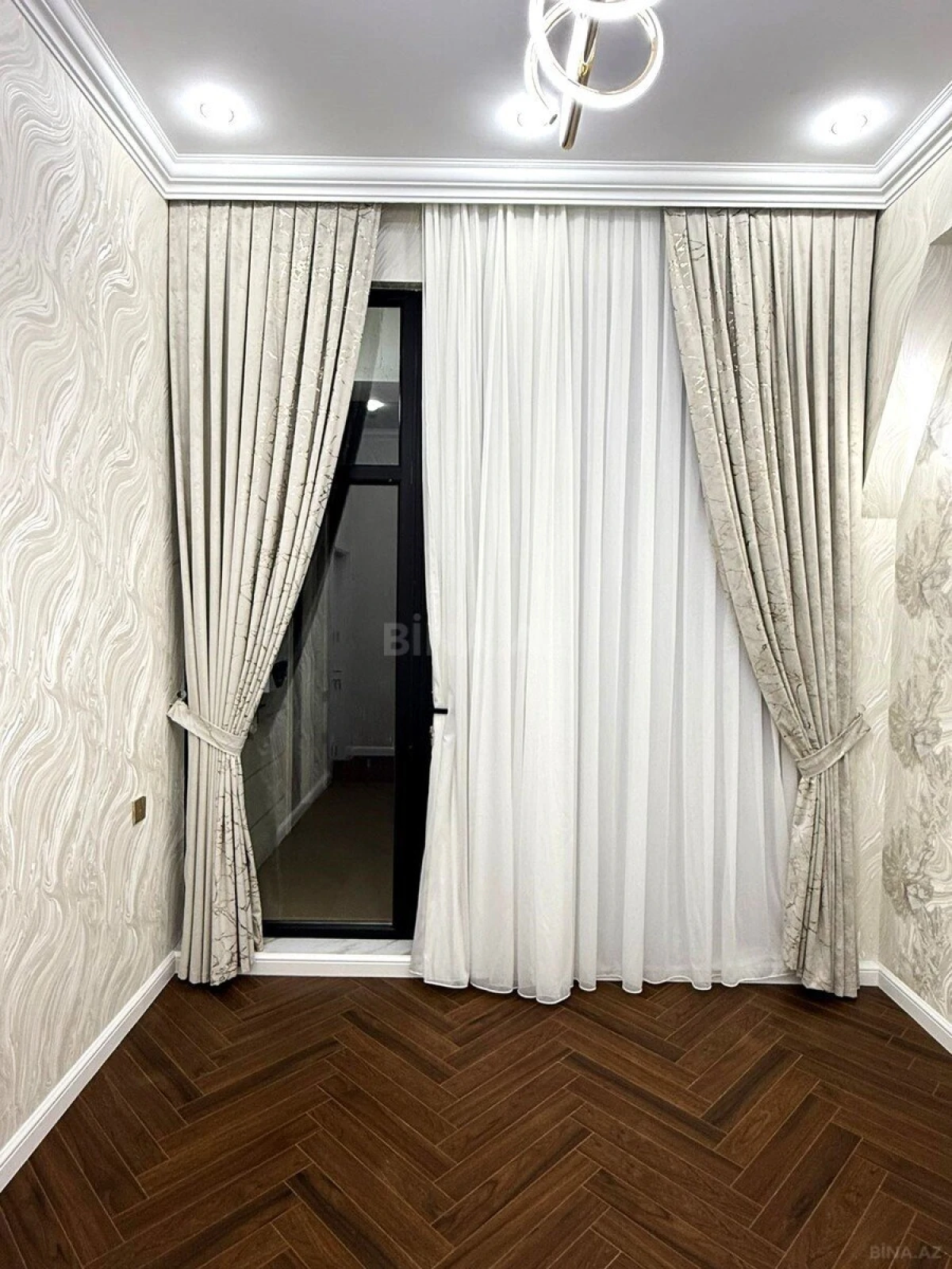 Satılır 2 otaqlı mənzil 75 m²