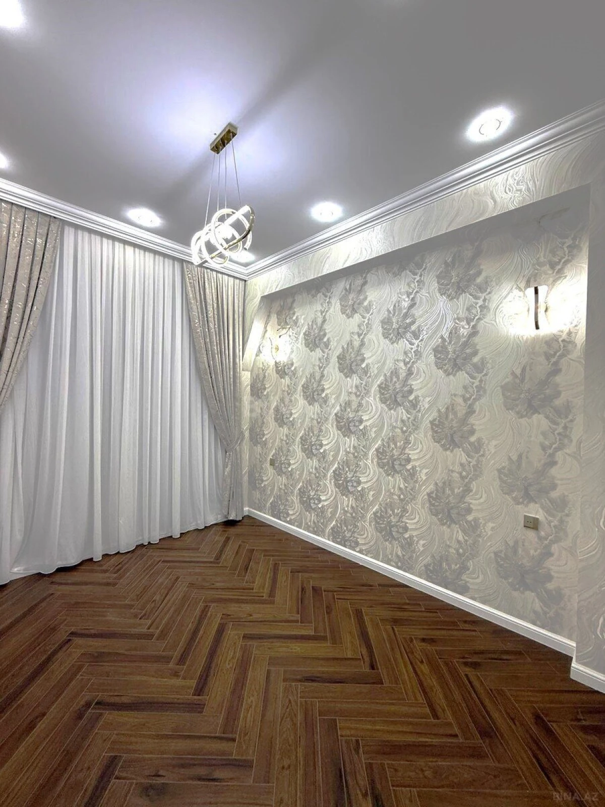 Satılır 2 otaqlı mənzil 75 m²