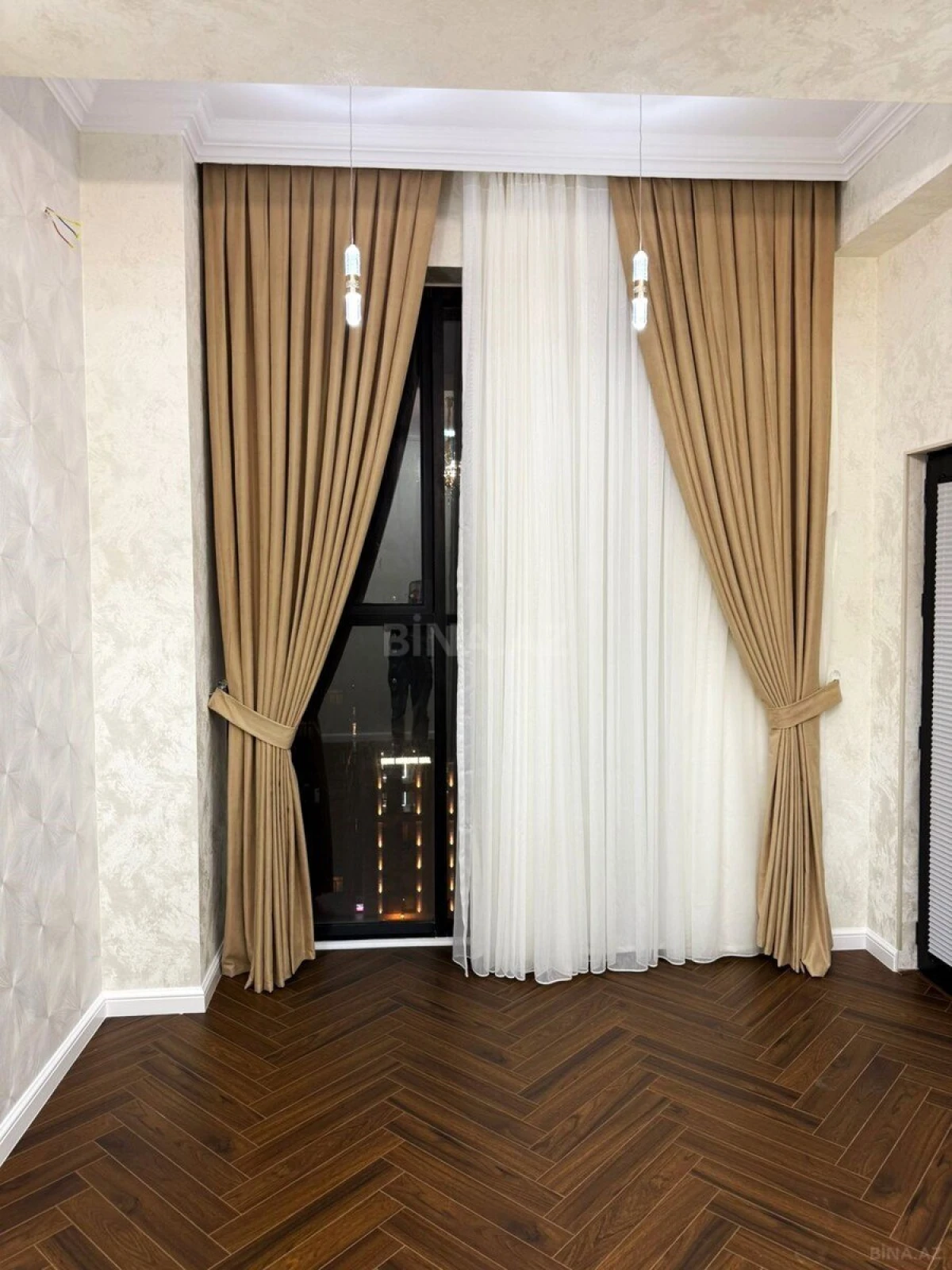 Satılır 2 otaqlı mənzil 75 m²