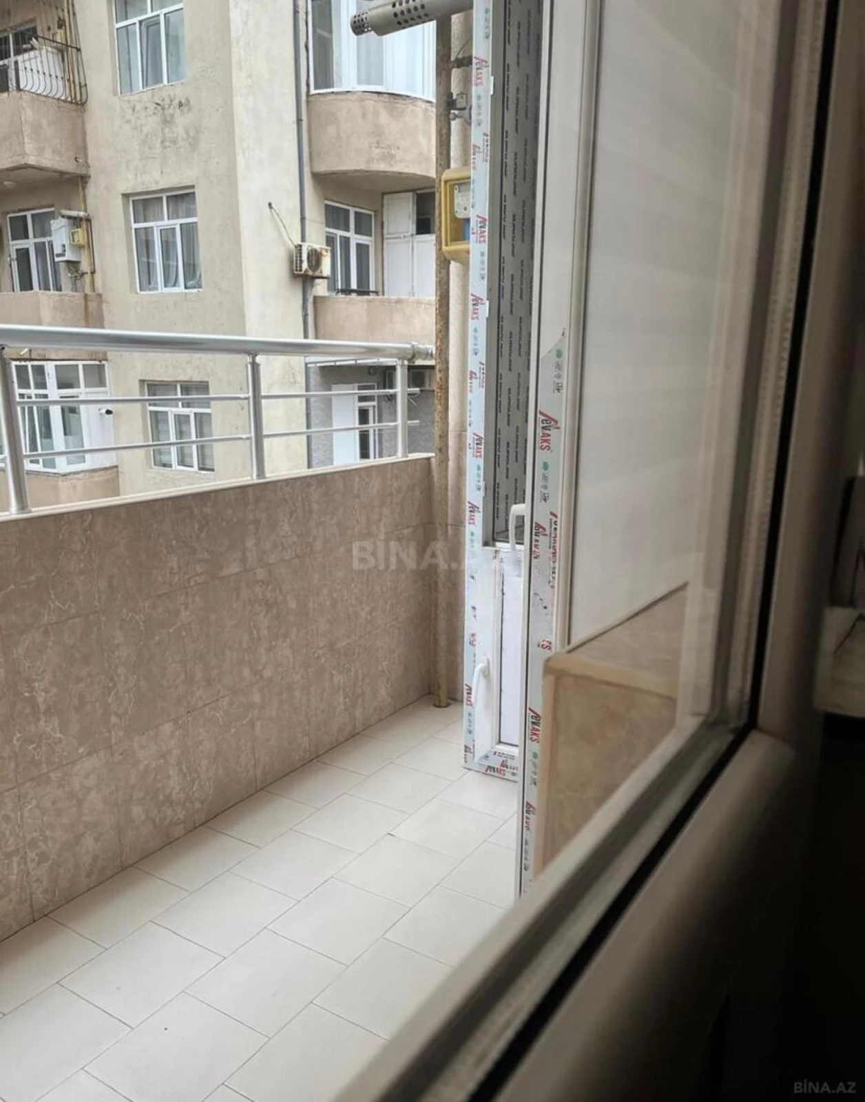 Kirayə verilir 2 otaqlı mənzil 85 m²