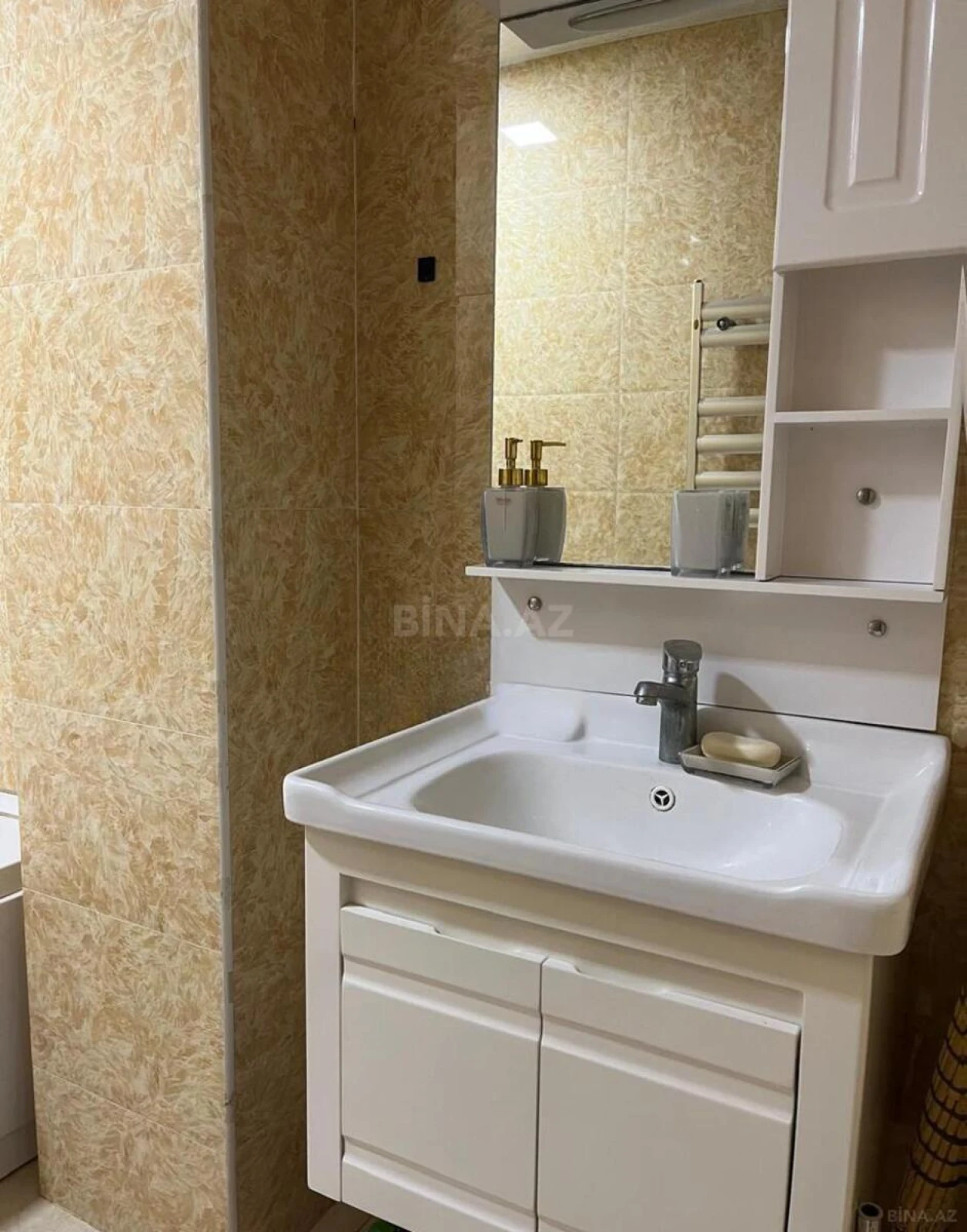 Kirayə verilir 2 otaqlı mənzil 85 m²