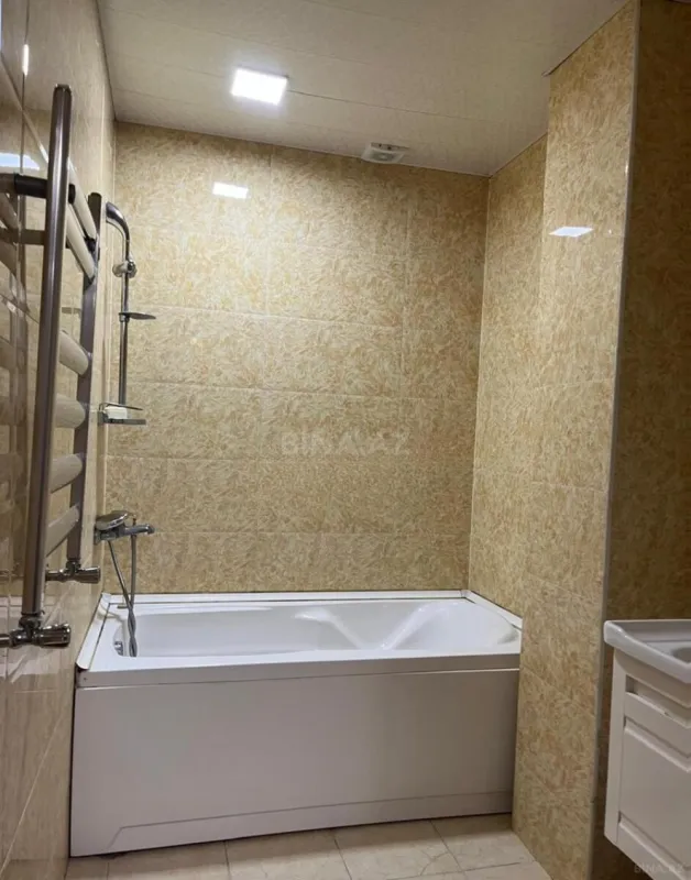 Kirayə verilir 2 otaqlı mənzil 85 m²