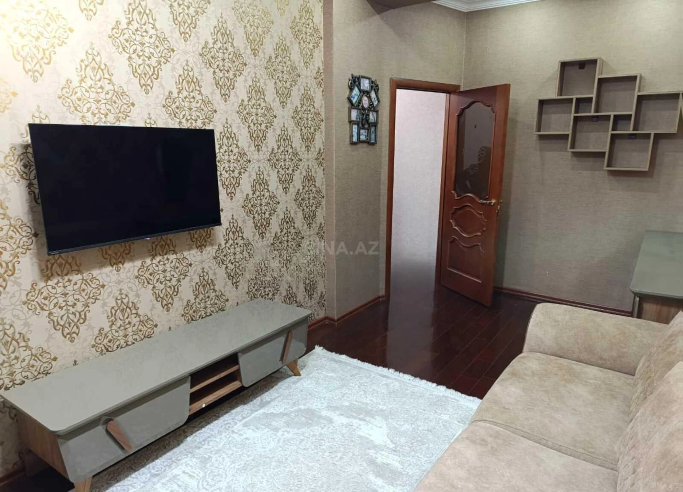 Kirayə verilir 2 otaqlı mənzil 85 m²
