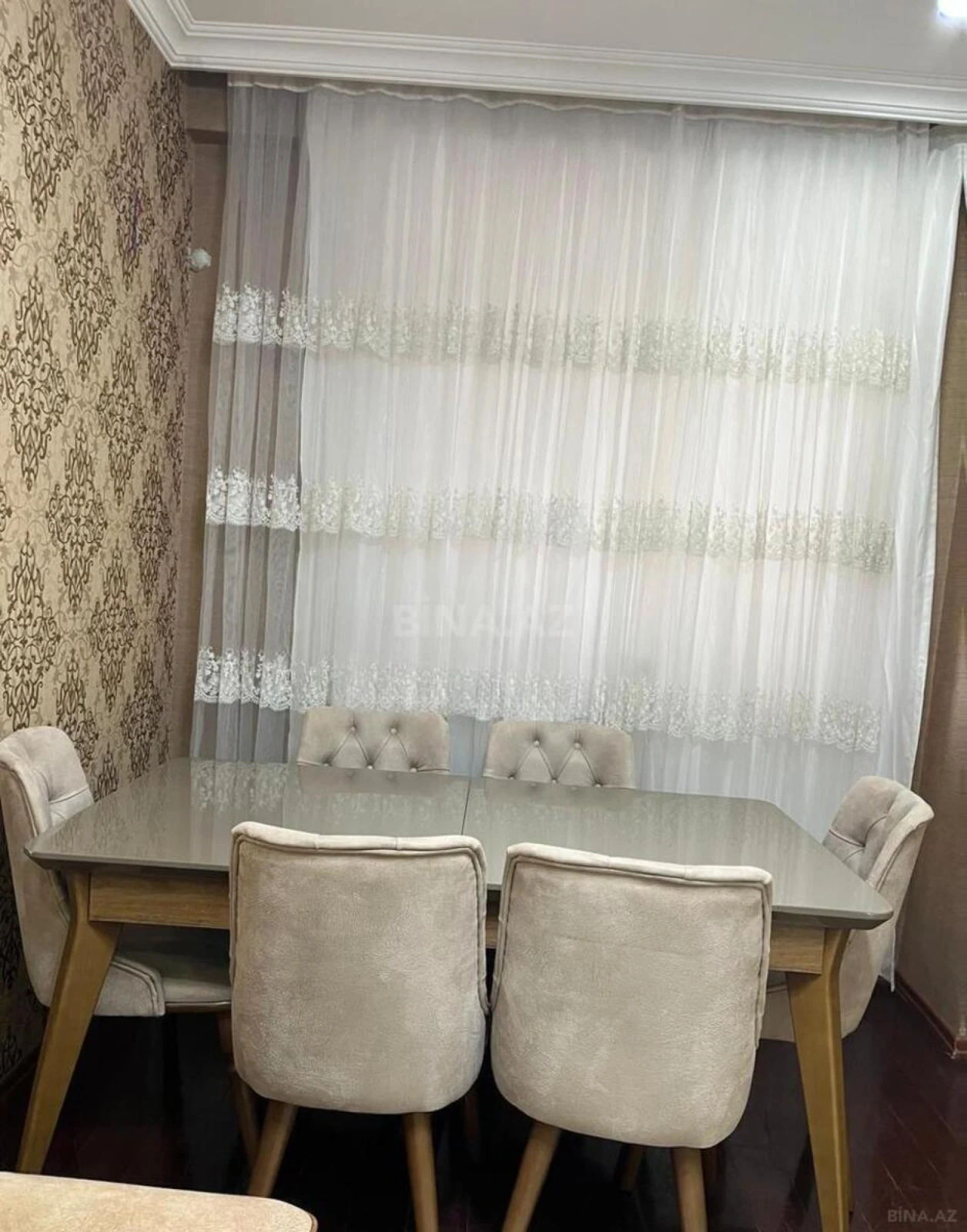 Kirayə verilir 2 otaqlı mənzil 85 m²