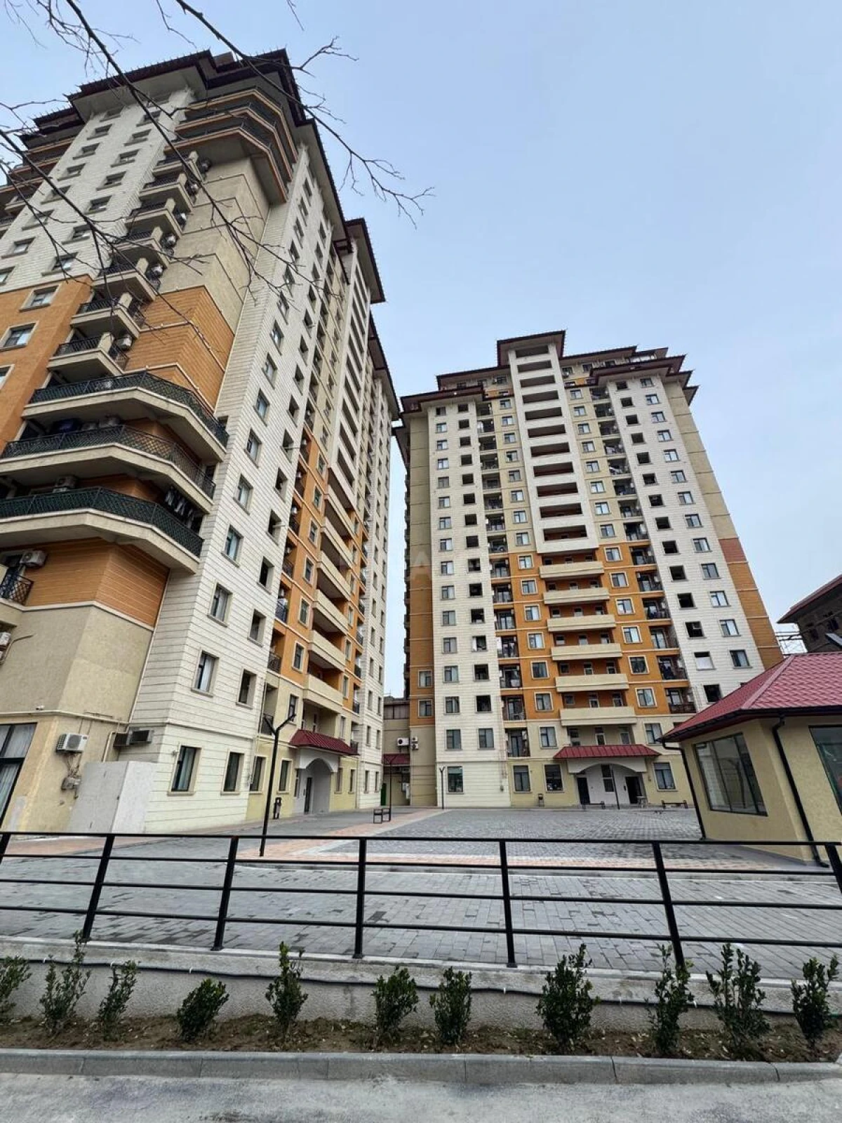 Satılır 3 otaqlı mənzil 124 m²