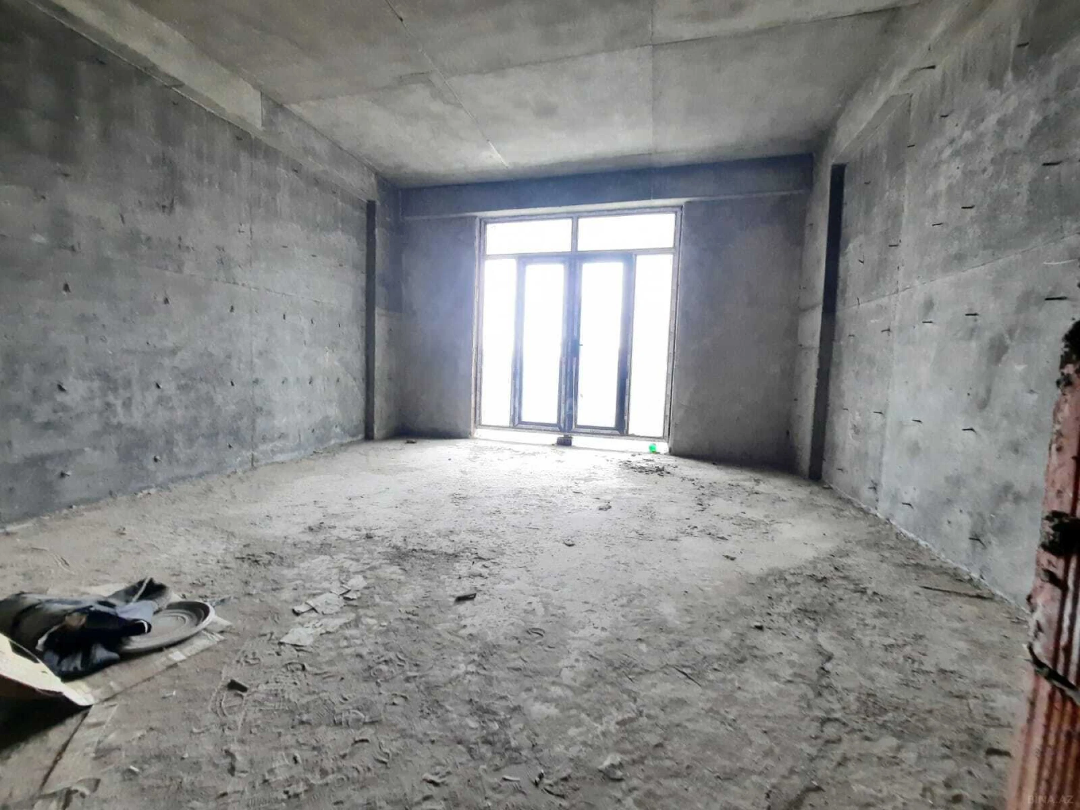 Satılır 3 otaqlı mənzil 124 m²