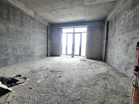 Satılır 3 otaqlı mənzil 124 m²