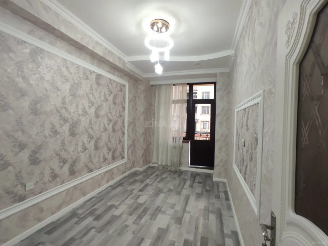 Satılır 2 otaqlı mənzil 65 m²