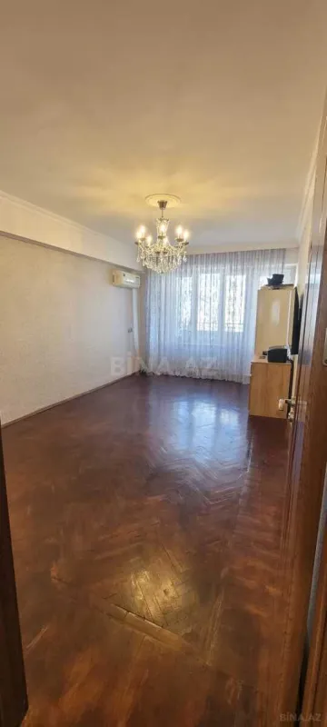 Satılır 3 otaqlı mənzil 200 m²