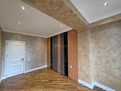 Satılır 3 otaqlı mənzil 105 m²