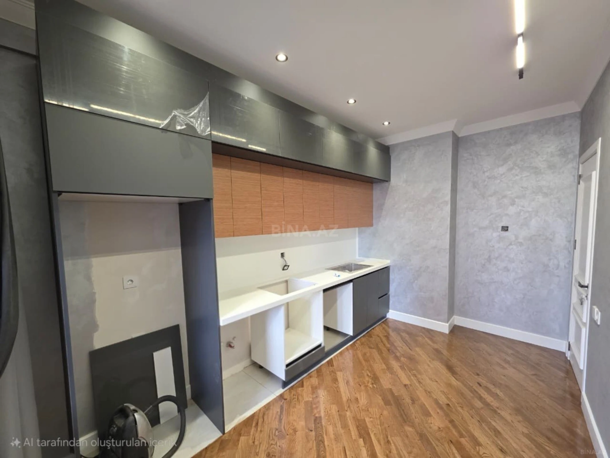 Satılır 3 otaqlı mənzil 105 m²