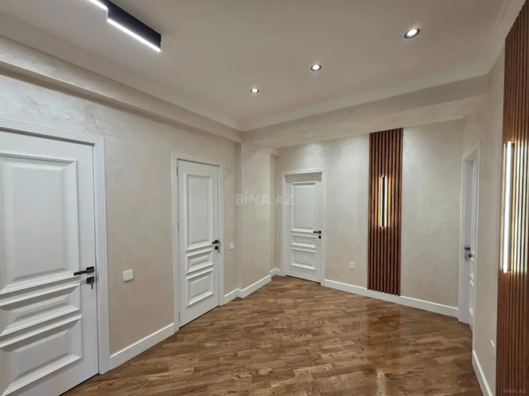 Satılır 3 otaqlı mənzil 105 m²