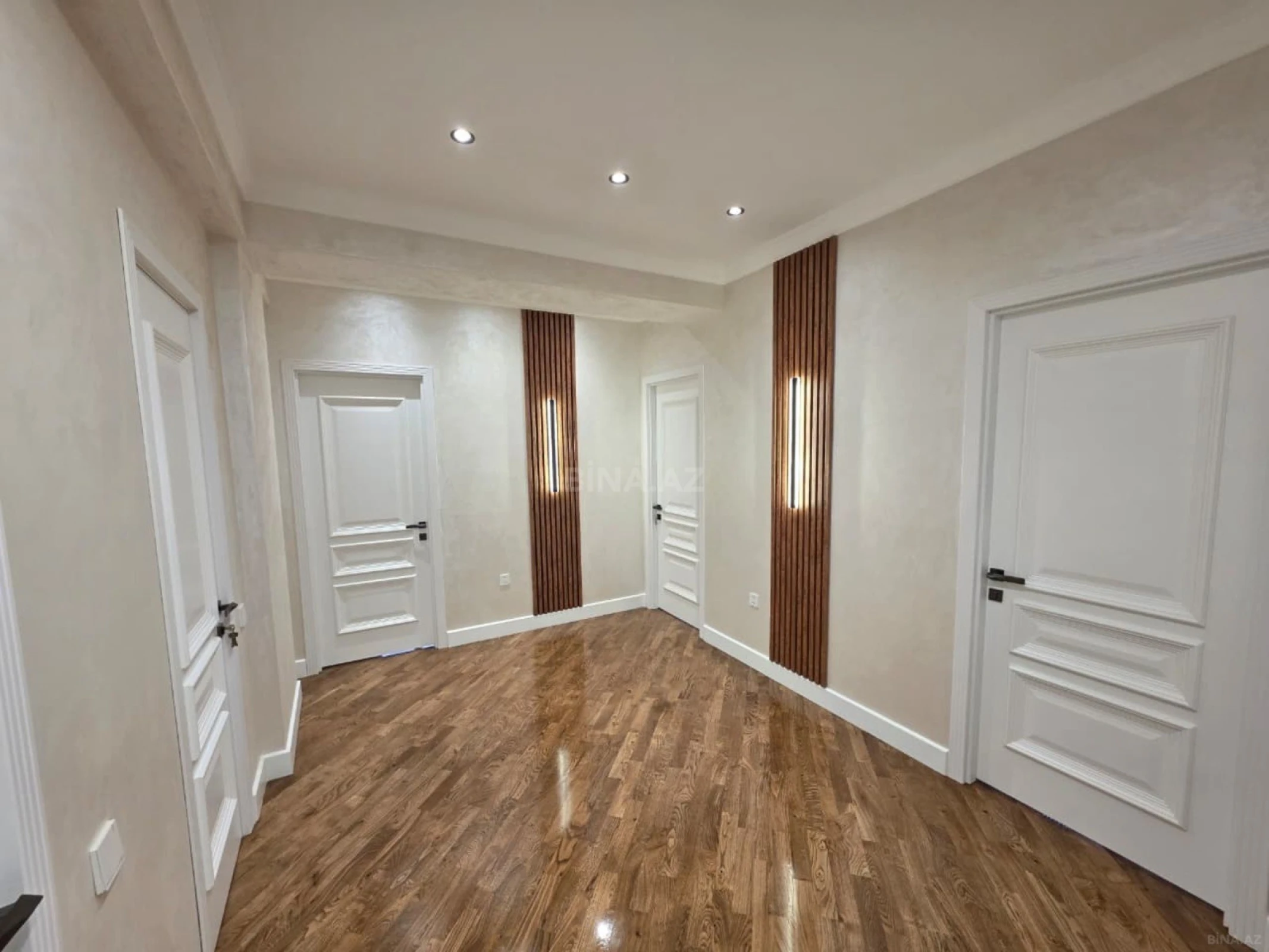 Satılır 3 otaqlı mənzil 105 m²