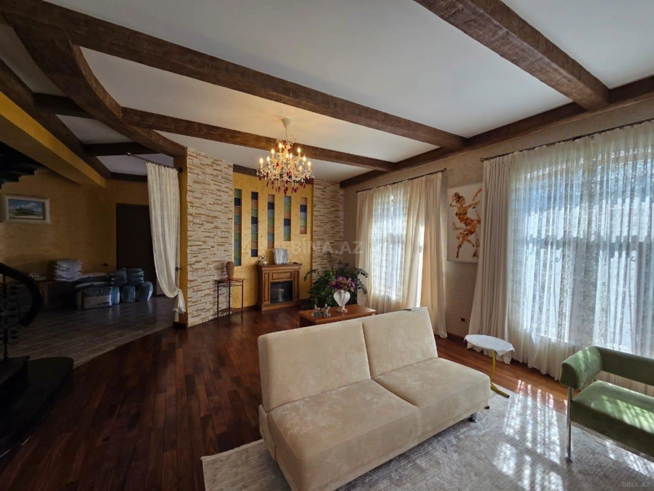 Kirayə verilir 8 otaqlı həyət evi 500 m²