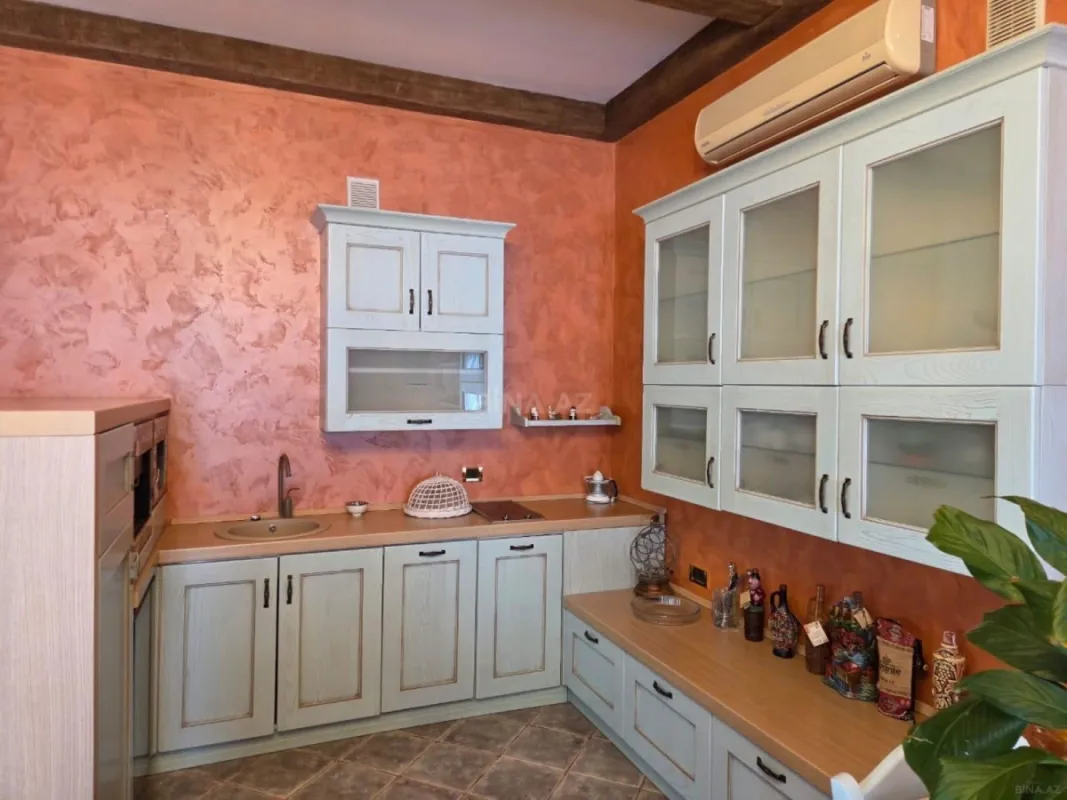 Kirayə verilir 8 otaqlı həyət evi 500 m²