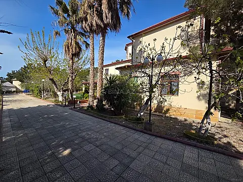 Kirayə verilir 8 otaqlı həyət evi 500 m²