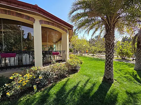 Kirayə verilir 8 otaqlı həyət evi 500 m²