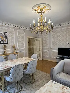 Kirayə verilir 4 otaqlı mənzil 178 m²