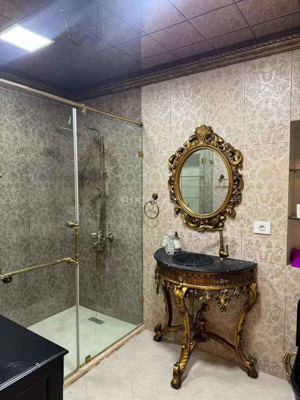 Kirayə verilir 4 otaqlı mənzil 178 m²