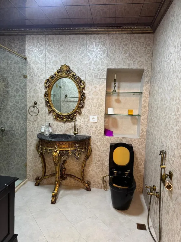 Kirayə verilir 4 otaqlı mənzil 178 m²