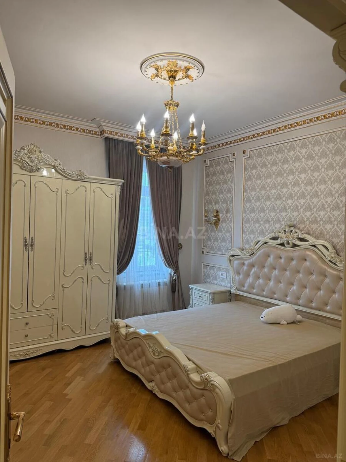 Kirayə verilir 4 otaqlı mənzil 178 m²