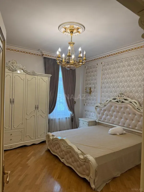 Kirayə verilir 4 otaqlı mənzil 178 m²