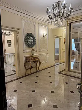 Kirayə verilir 4 otaqlı mənzil 178 m²