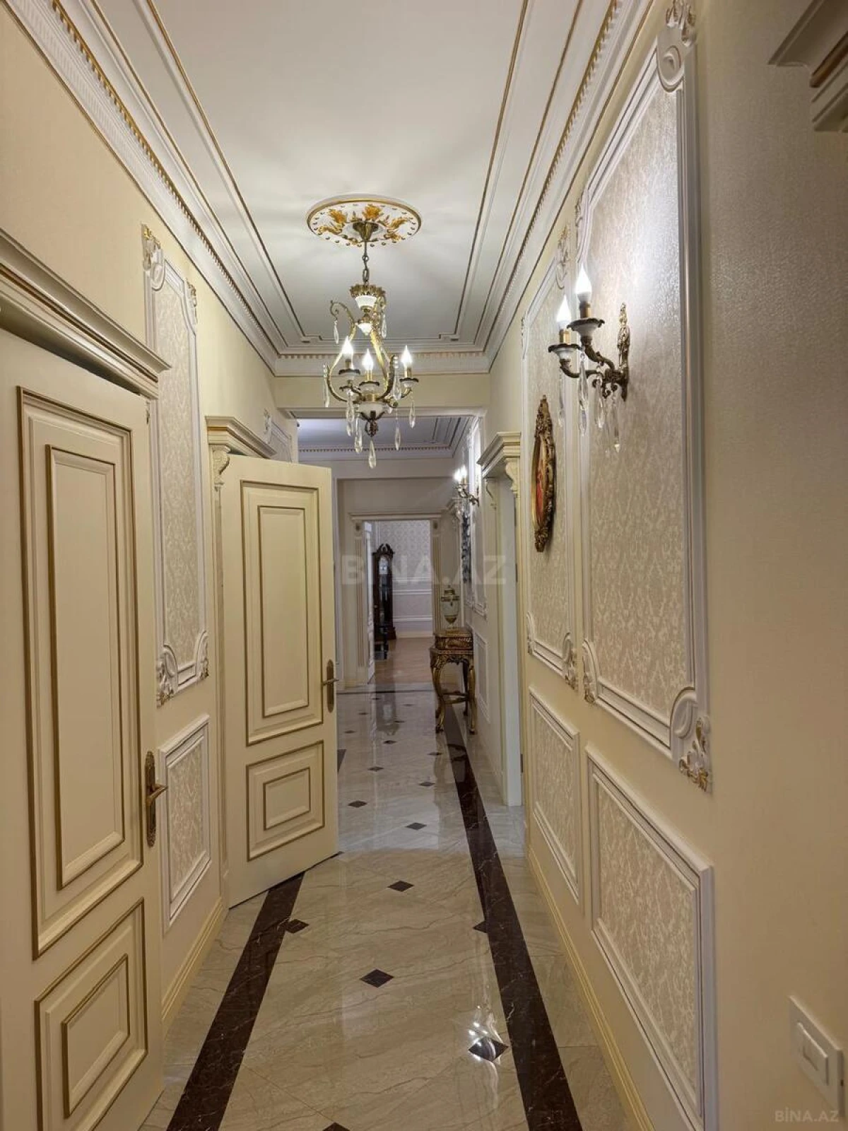 Kirayə verilir 4 otaqlı mənzil 178 m²