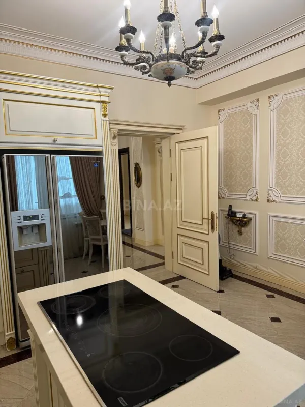 Kirayə verilir 4 otaqlı mənzil 178 m²