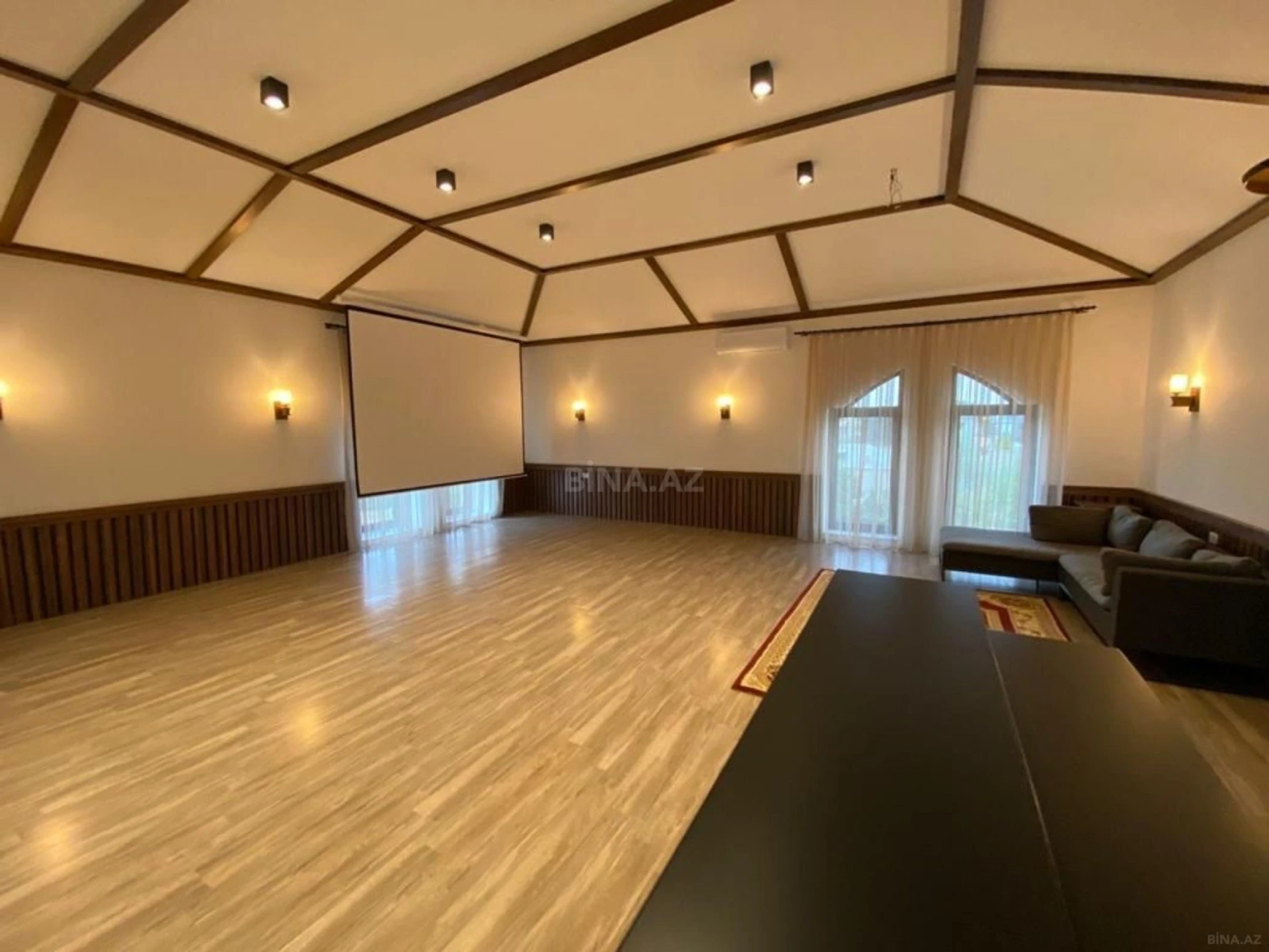 Kirayə verilir 5 otaqlı həyət evi 400 m²