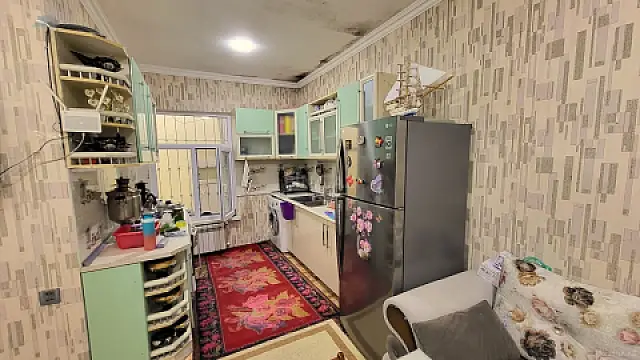 Satılır 5 otaqlı həyət evi 140 m²
