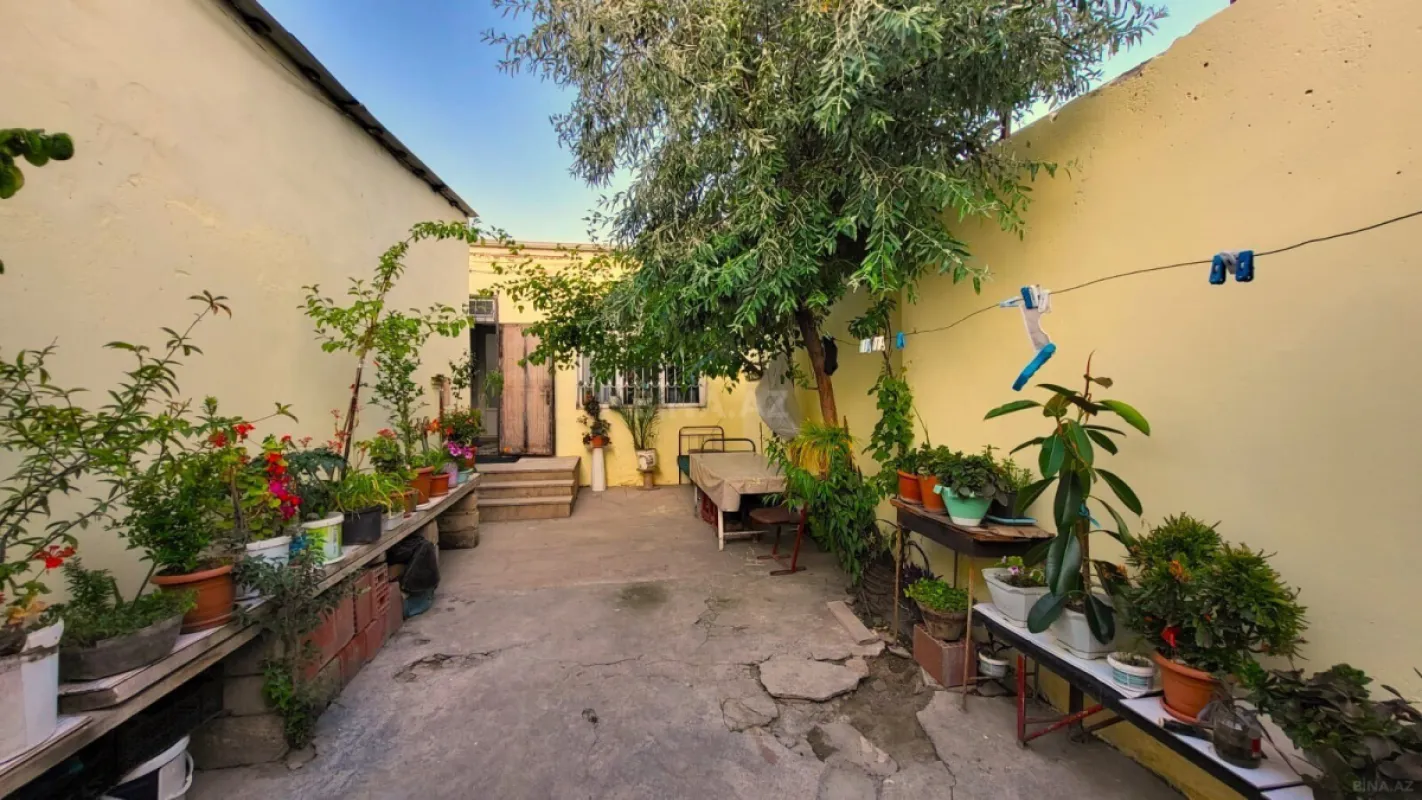 Satılır 5 otaqlı həyət evi 140 m²