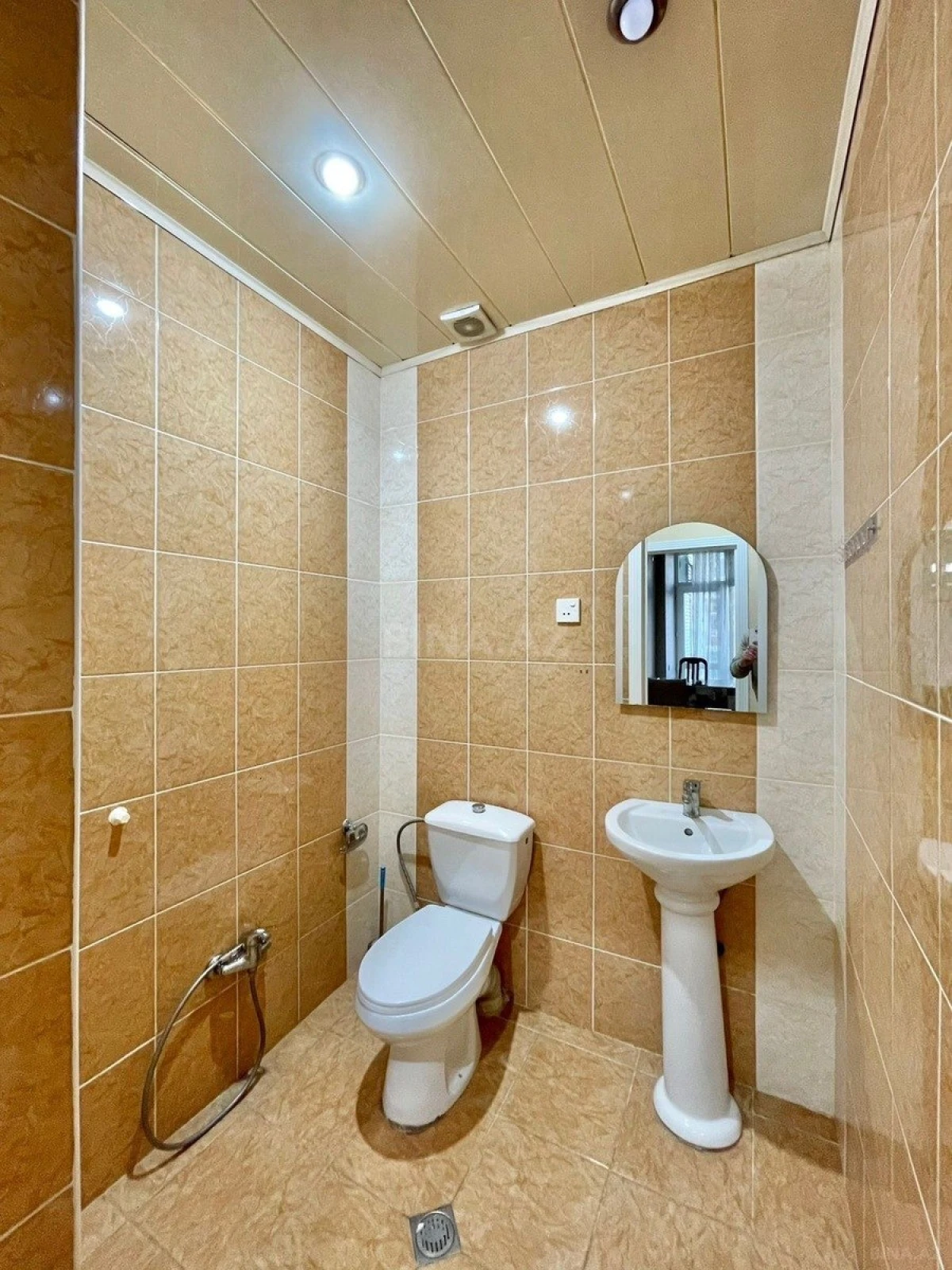 Satılır 2 otaqlı mənzil 90 m²