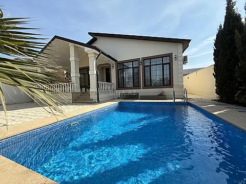 Kirayə verilir 4 otaqlı həyət evi 250 m²