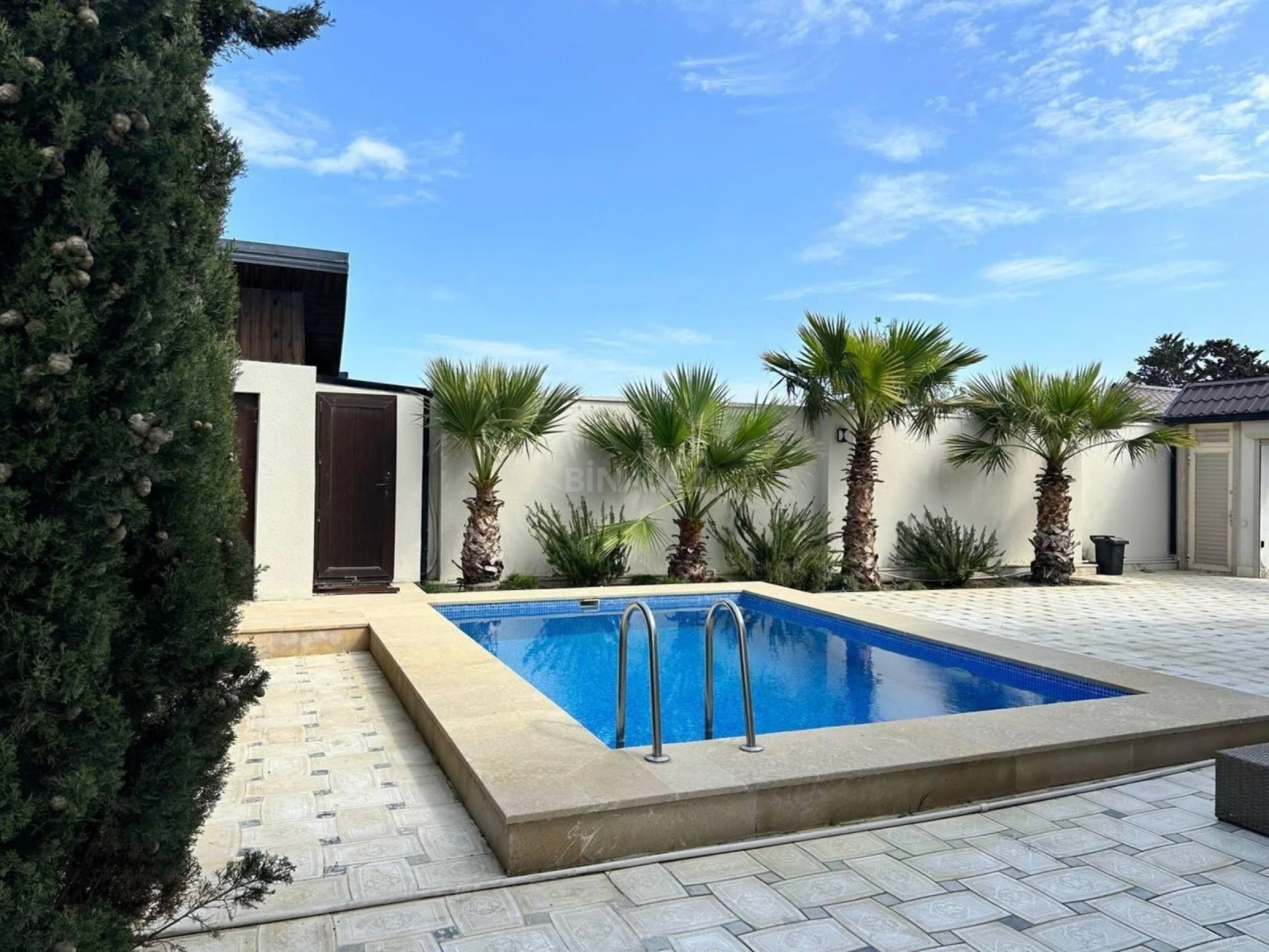 Kirayə verilir 4 otaqlı həyət evi 250 m²