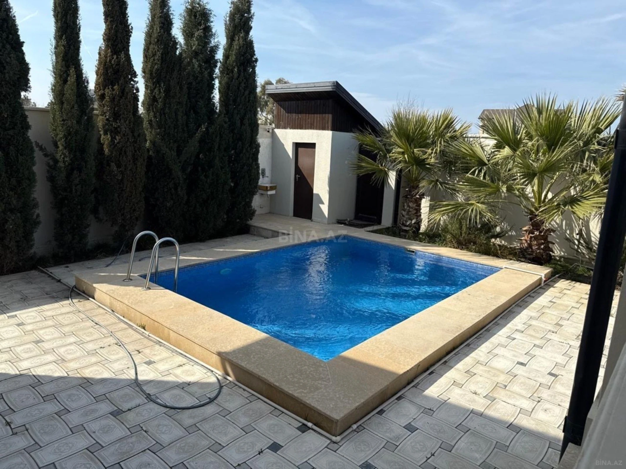 Kirayə verilir 4 otaqlı həyət evi 250 m²