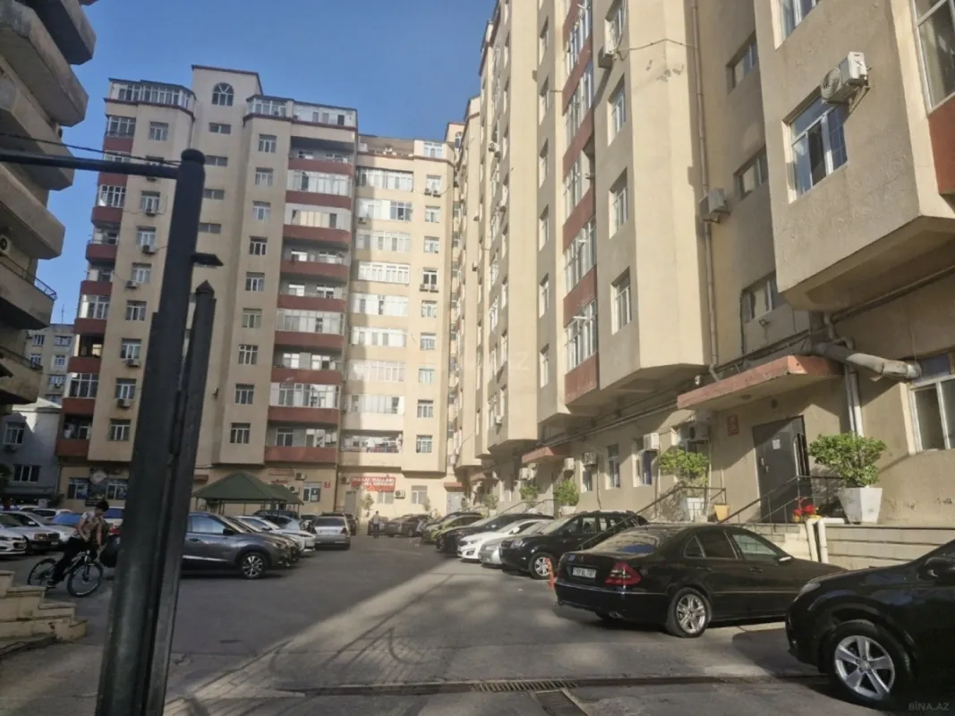 Satılır 2 otaqlı mənzil 70 m²
