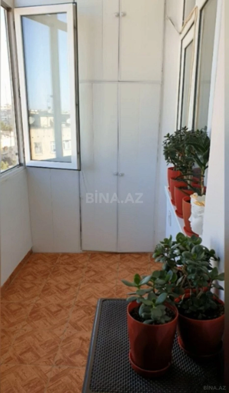 Satılır 2 otaqlı mənzil 70 m²