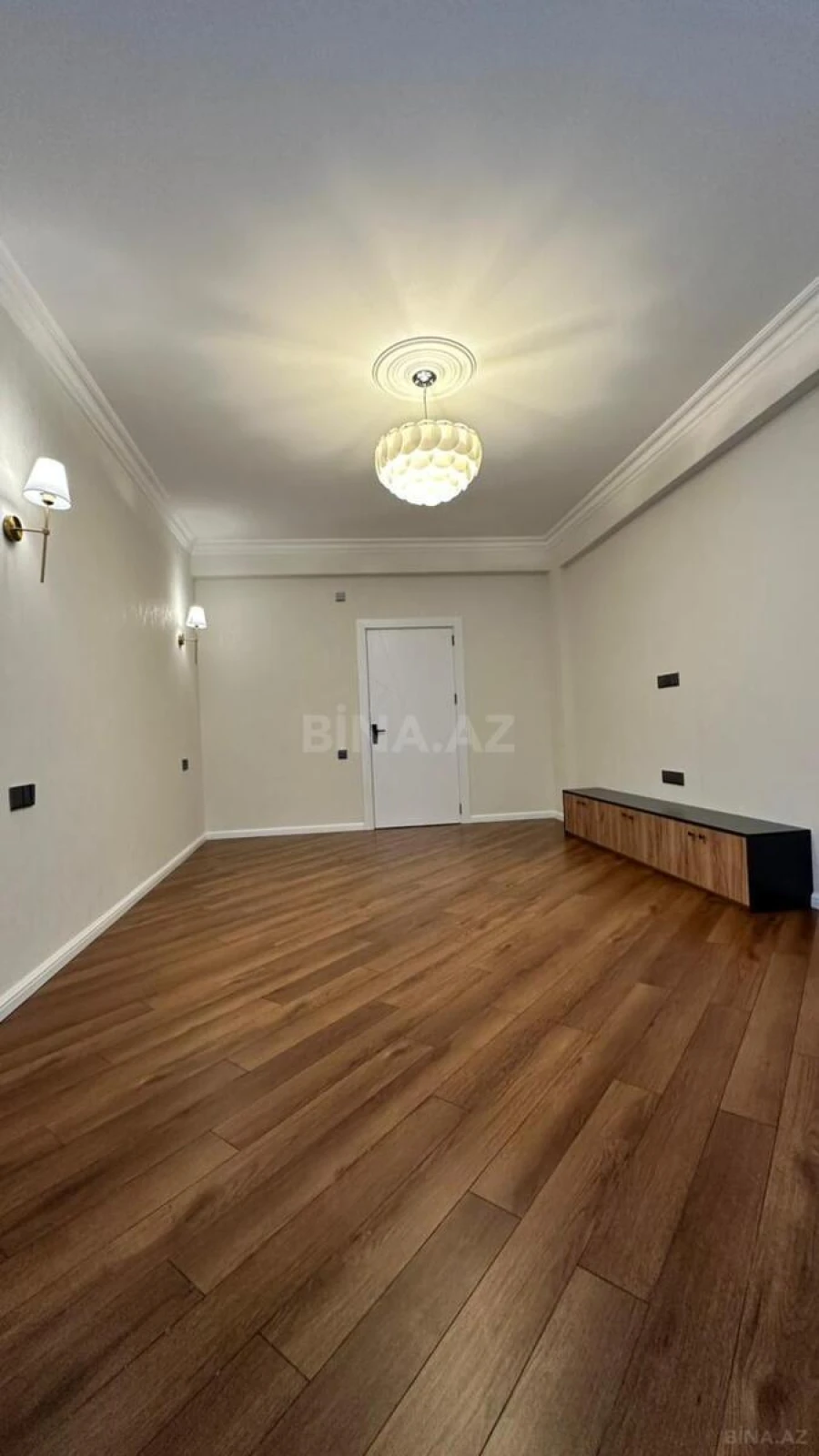 Satılır 3 otaqlı mənzil 105 m²