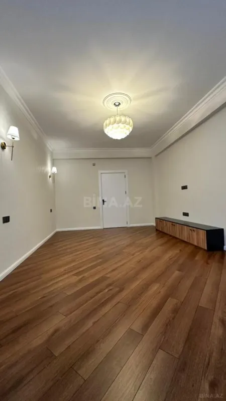 Satılır 3 otaqlı mənzil 105 m²