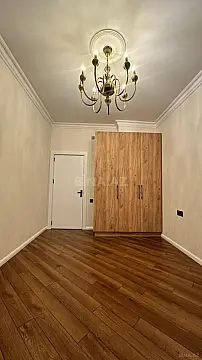 Satılır 3 otaqlı mənzil 105 m²