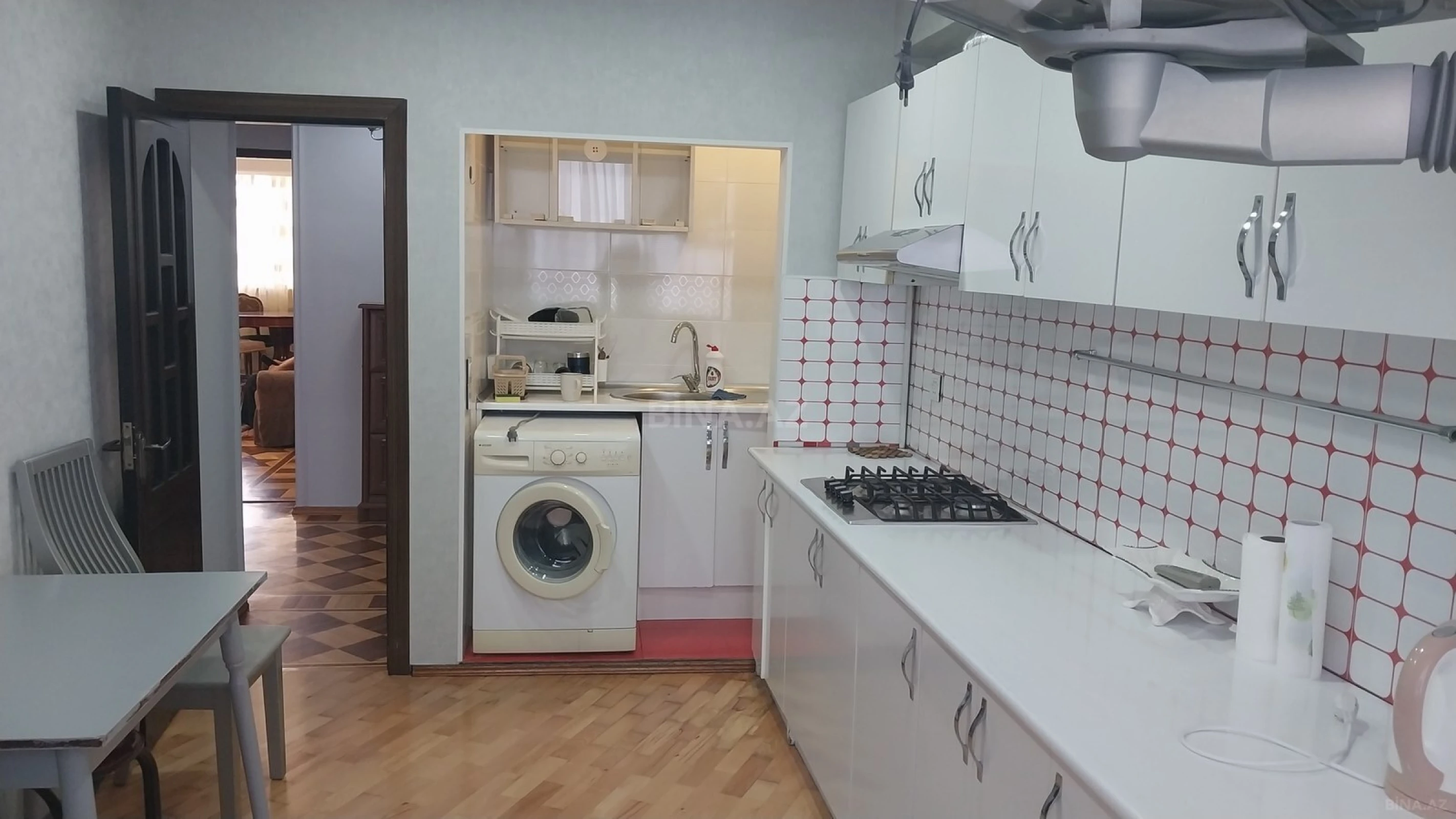 Kirayə verilir 2 otaqlı mənzil 75 m²