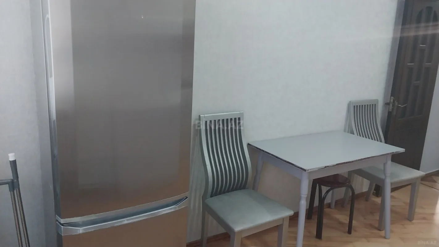 Kirayə verilir 2 otaqlı mənzil 75 m²