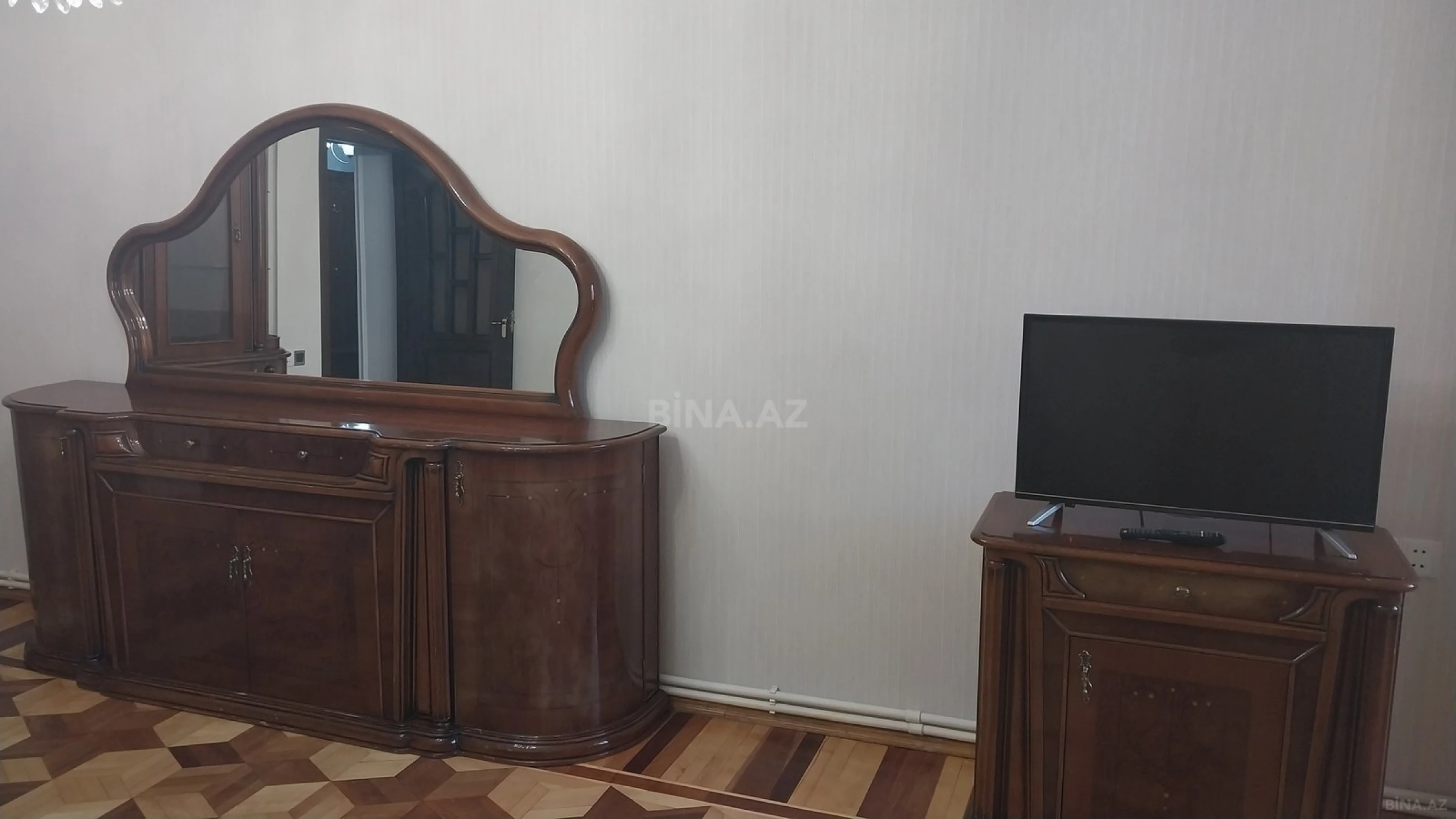 Kirayə verilir 2 otaqlı mənzil 75 m²