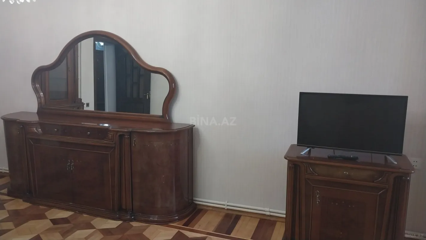 Kirayə verilir 2 otaqlı mənzil 75 m²