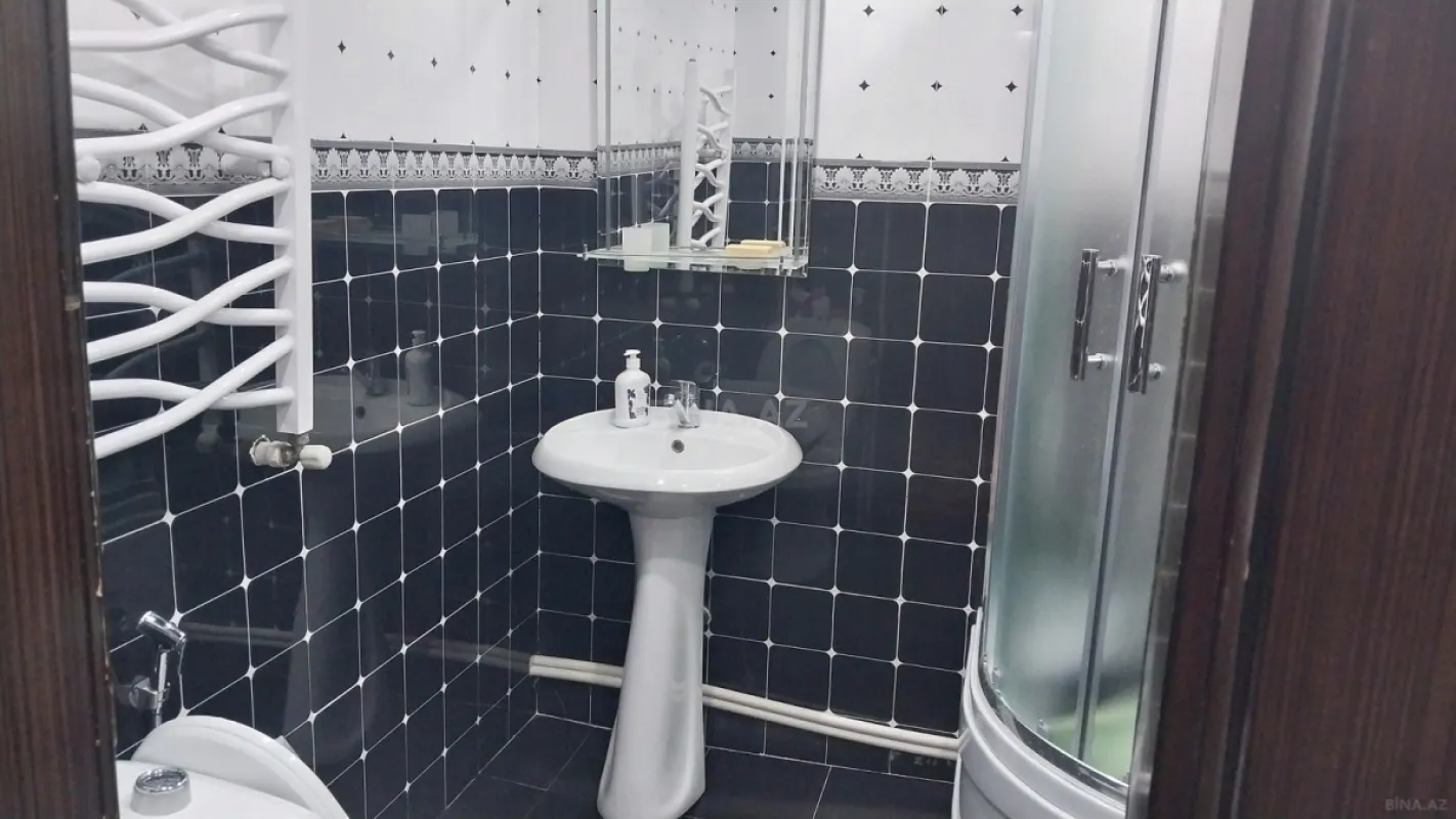 Kirayə verilir 2 otaqlı mənzil 75 m²