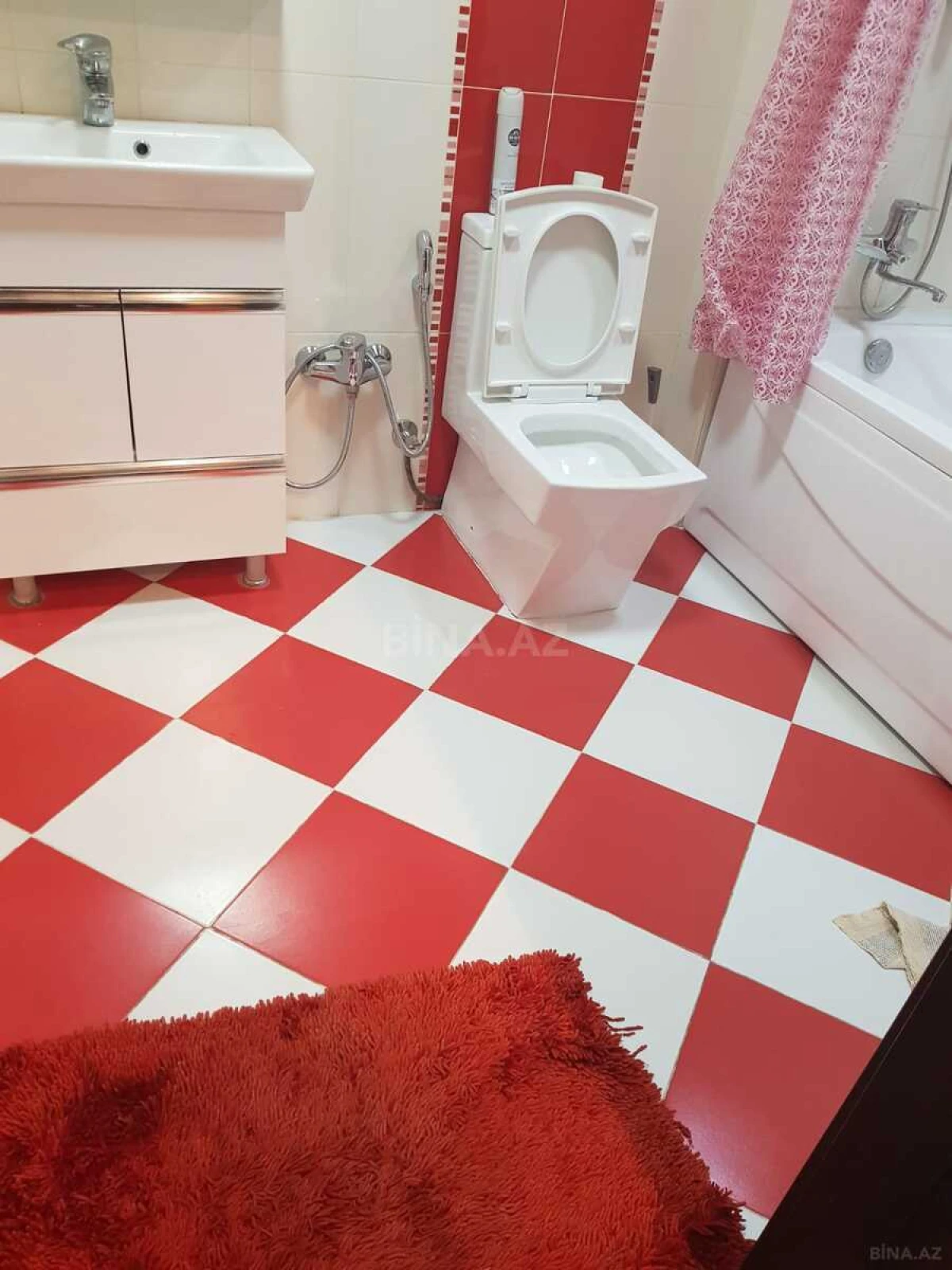 Kirayə verilir 2 otaqlı mənzil 55 m²